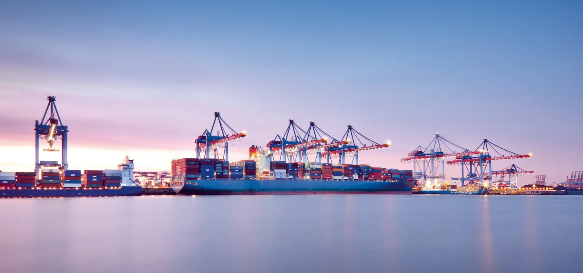 Port and container terminal